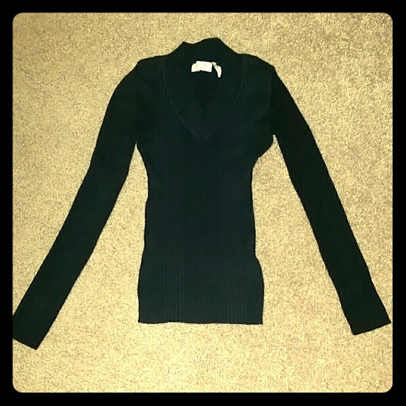 geri c Sweaters - Black Ribbed V-neck Sweater. Size XXS